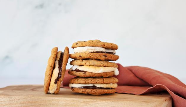 Smore'gers (Chocolate Chip Cookie S'more Burger)