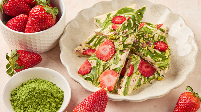 Strawberry Matcha Latte Yogurt Bark